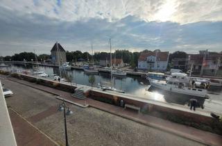Wohnung mieten in Altes Bollwerk, 17373 Ueckermünde, Schöne 4-R-Whg Ueckermünde direkt an und mit Blick auf die Uecker Balkon sanierter Altbau Maisonette
