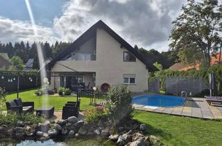 Villa kaufen in 88289 Waldburg, Ihre neue Wellnessoase mit Stil.Imposante Villa mit zwei Wohneinheiten und separatem Gästebereich.