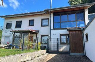 Haus kaufen in 72805 Lichtenstein, Exklusives Wohnen mit Schlossblick - provisionsfrei