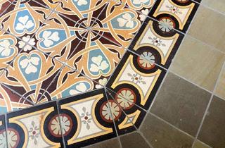 Gewerbeimmobilie kaufen in Hauptstraße 66, 51399 Burscheid, Büro & Gewerbefläche mit Bruchsteingewölbe