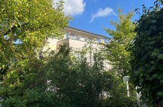 Wohnung kaufen in 91080 Uttenreuth, Uttenreuth - Exklusive Lage in Erlangen-Rathsberg 2 Zimmer 68 qm, 2. OG