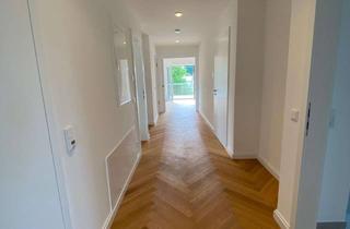 Wohnung mieten in Zimmerhansenstraße, 85635 Höhenkirchen-Siegertsbrunn, Stilvolle, helle 4-Zimmer-Dachgeschosswohnung mit EBK, Parkett und Balkonen