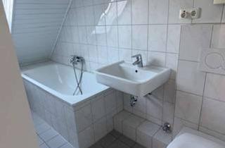 Wohnung mieten in 46149 Schwarze Heide, DG-Wohnung im Spitzboden, 3,5 Zi., 50 qm, frisch renoviert, ab sofort zu vermieten 3. OG