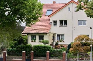 Doppelhaushälfte kaufen in 13469 Lübars (Reinickendorf), Seltene Gelegenheit mit Feldblick – Doppelhaushälfte mit Pool und Wintergarten