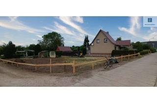 Grundstück zu kaufen in 17139 Malchin, Bauen in Mecklenburg-Vorpommern: Voll erschlossenes Eckgrundstück mit Baugenehmigung in Malchin