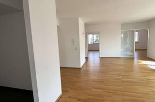 Wohnung mieten in Eitlingerstr. 11, 72800 Eningen, Exklusive 4,5-Zimmer Wohnung im 3. OG mit Balkon in Eningen