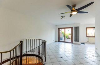 Anlageobjekt in 65474 Bischofsheim, Erdgeschoss (Hochparterre) mit großer Terrasse und Souterrain mit 2 Tageslichtbädern, Kfz-Stellpl...