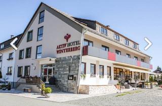 Haus kaufen in Schneilstraße, 59955 Winterberg, Hotel oder Genehmigung von 24 Ferienwohnung! 1 A Lage!