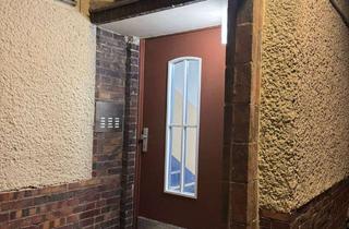 Wohnung kaufen in Niebuhrstraße 38C, 10629 Charlottenburg, Top Lage / Renovierung erforderlich 1-Zimmer Wohnung im 3. OG in Berlin Charlottenburg