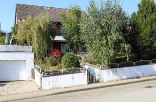 Haus kaufen in 31008 Elze, Elze - Großes Familienhaus mit 3 bezugsfreien Wohneinheiten von Privat
