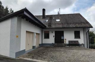 Mehrfamilienhaus kaufen in 95478 Kemnath, Kemnath - Mehrfamilienhaus, großes Grundstück, vielseitige Nutzoptionen