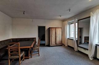 Wohnung kaufen in 75177 Nordstadt, Großzügige Altbauwohnung mit ausbaufähigem Speicher in Pfhm