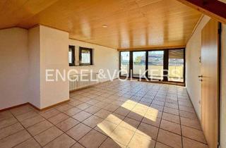 Wohnung kaufen in 58455 Witten, Charmante Dachgeschosswohnung mit Balkon und Stellplatz