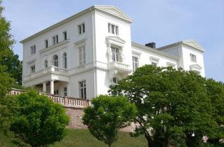 Wohnung kaufen in 63571 Gelnhausen, Exklusive Dachgeschosswohnung im Westflügel der Weißen Villa Gelnhausen