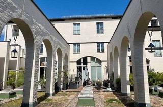 Wohnung kaufen in 14542 Werder (Havel), Traumlage direkt am Wasser in Werder/Havel! 2-Zi.-Eigentumswohnung in kernsanierter Denkmalimmobilie