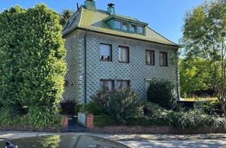 Wohnung kaufen in 66299 Friedrichsthal, Große Eigentumswohnung mit Wintergarten, Sauna und stillgelegter Schwimmhalle