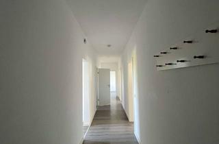 Wohnung mieten in Lessing Straße 9-13, 06749 Bitterfeld-Wolfen, Schöne 4-Zimmer EG Wohnung im Zentrum von Bitterfeld mit Wanne & Dusche