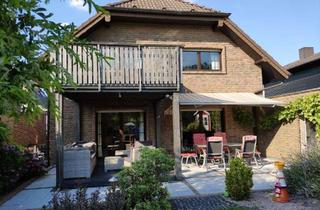 Wohnung mieten in 50189 Elsdorf, Vollständig renovierte Dachgeschosswohnung mit drei Zimmern sowie Balkon und EBK in Elsdorf