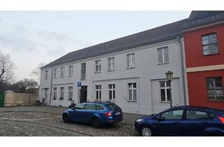 Wohnung mieten in Am Kirchplatz, 16792 Zehdenick, sanierte 2 Zimmer Altbauwohnung