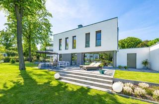 Villa kaufen in Maria-Kasper-Straße 62, 41236 Heyden, Exklusive Bauhaus-Villa mit Einliegerwohnung in bester Nachbarschaft