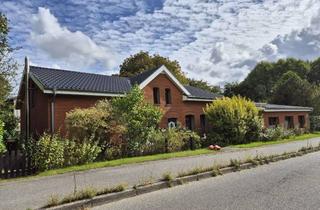 Haus kaufen in Oxbüll-Süd 28, 24999 Wees, Wohnidylle trifft Investment: Sehr gepflegter Resthof mit 3 WE, großer Scheune & viel Grün