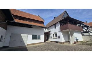 Haus kaufen in 61130 Nidderau, Nidderau: Hofreite im alten Ortskern, großer Innenhof, Doppelgarage, Ausbauscheunen etc..