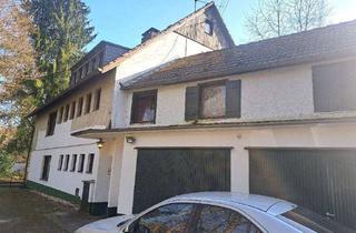 Haus kaufen in 51519 Odenthal, Ideal für eine Großfamilie. 3- Parteienhaus mit viel Potential