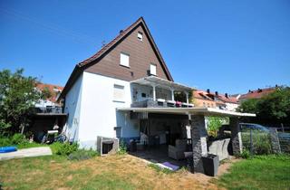 Einfamilienhaus kaufen in Brunnenstraße 15, 71397 Leutenbach, + Einfamilienhaus (DH) mit großem Garten - PKW-Stellplatz - überdachte Terrasse & Balkon +