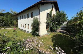 Haus kaufen in 83278 Traunstein, Freistehendes Zweifamilienhaus in gefragter Wohnlage von Traunstein