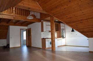 Wohnung mieten in Homburger Straße 00, 61352 Bad Homburg, Ober-Erlenbach: Außergewöhnliches, "offenes" und gemütliches 2 Zi.-DG-Studio mit großen Balkon