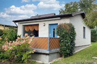 Haus kaufen in 19395 Plau am See, Mit Blick auf den See! Gepflegter Bungalow mit zwei Bootsschuppen in Plau