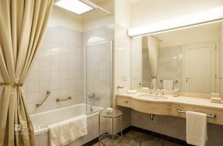 Wohnung kaufen in 50823 Köln, Einmaliges Apartment - einmalige Lage