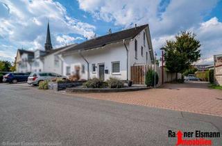 Doppelhaushälfte kaufen in 46446 Emmerich, Hüthum – Moderne Doppelhaushälfte mit Garage und Ausbaupotenzial