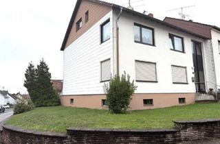 Haus kaufen in 66787 Wadgassen, Wadgassen - Vermietetes Zweifamilienhaus mit Garten und Garage in 66787 WadgassenDifferten zu verkaufen