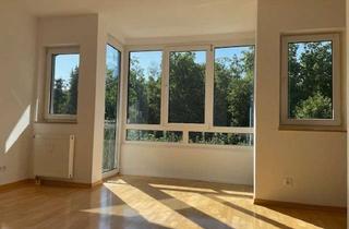 Wohnung kaufen in 83527 Haag, Lichtdurchflutete Dachgeschoss-Wohnung mit 2 Balkonen in Waldausrichtung