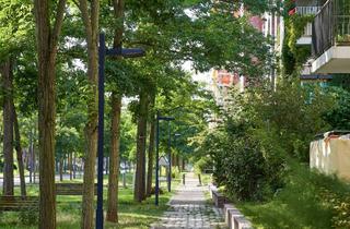 Wohnung kaufen in Alt-Stralau, 10245 Friedrichshain, Schöne 2-Zimmer-Wohnung mit Loggia auf der Halbinsel Alt-Stralau 3.OG