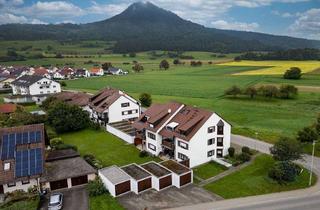 Wohnung kaufen in 78234 Engen, Gemütliche 2-Zimmer-Dachgeschosswohnung mit Balkon & Carport