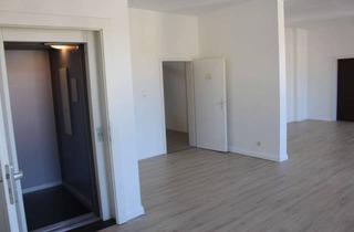 Wohnung mieten in Wittener Strasse 20, 42277 Wuppertal, große 5-Zimmer Altbauwohnung mit dirketem Wohnungsaufzug und Einbauküche