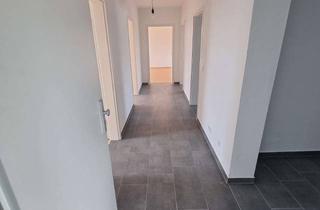 Wohnung mieten in Wehrstr. 62, 46047 Schlad, Top: ren. 4,5-Raum-Wohnung auf ca. 100 m² mit Balkon, Gäste-WC und Gemeinschaftsgarten zu vermieten