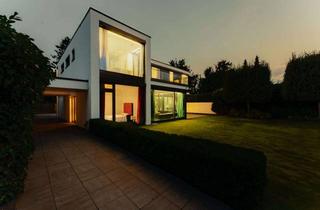 Villa kaufen in 51427 Bergisch Gladbach, Architektur ist Ausdruck - Villa in Refrath