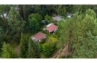 Haus kaufen in Bungalowsiedlung 15, 17255 Wustrow, Eigentumsland & Wasserzugang: Zwei Ferienbungalows in purer Natur