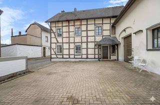 Einfamilienhaus kaufen in 52372 Kreuzau, Wohnen & Arbeiten vereint: Einfamilienhaus mit vielseitiger Gewerbefläche in Kreuzau