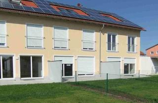 Haus mieten in 93092 Barbing, Bitte nur Mailanfragen: Attraktives Reiheneckhaus in Barbing mit Kaminofen-Anschluss