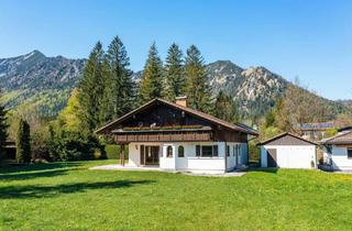 Grundstück zu kaufen in 83727 Schliersee, Traumanwesen am Schliersee mit Bergblick. Ankommen in bester Lage.