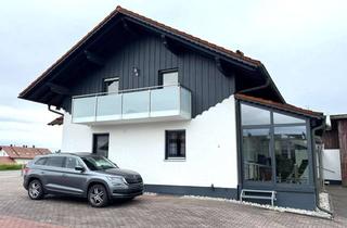 Wohnung kaufen in 94508 Schöllnach, Komfortabel wohnen in Schöllnach – sonnige 3-Zimmer-Wohnung mit Aussicht und zwei Stellplätzen