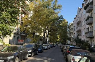 Wohnung kaufen in 12103 Tempelhof, geräumige 1-Zimmer-Wohnung mit Schlafecke, Flur,Balkon, Bad, EBK in Tempelhof inkl. Stellplatz