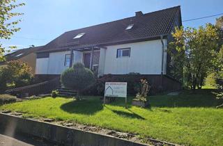 Haus kaufen in 51588 Nümbrecht, Platz für die ganze Familie! Schönes EFH mit großem Garten in zentraler und ruhiger Lage!