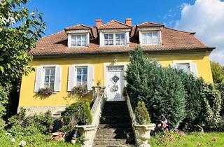 Haus kaufen in 97483 Eltmann, SCHMUCKSTÜCK IM GRÜNEN! Stilvolles Haus mit Einliegerwohnung und Poolanlage auf einem sonnenverwö