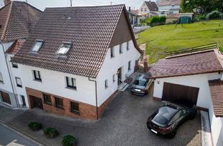 Einfamilienhaus kaufen in 66571 Eppelborn, Eppelborn - Schön gelegenes Einfamilienhaus mit Garagen und Garten zu verkaufen + sehr gepflegt + 4 Schlafzimmer und 2 Bäder