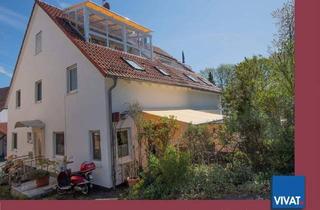 Haus kaufen in 61267 Neu-Anspach, Neu-Anspach - Junge DHH mit ganz besonderem Freisitz und grünem Weitblick! Große Terrasse, Mikro-Garten.